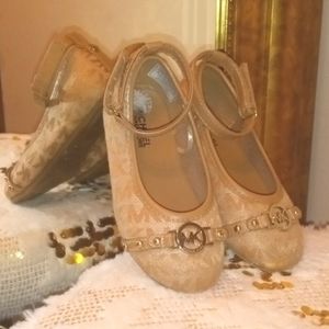 Michael Kors Tan Gold Accent Shoes Children Size 8